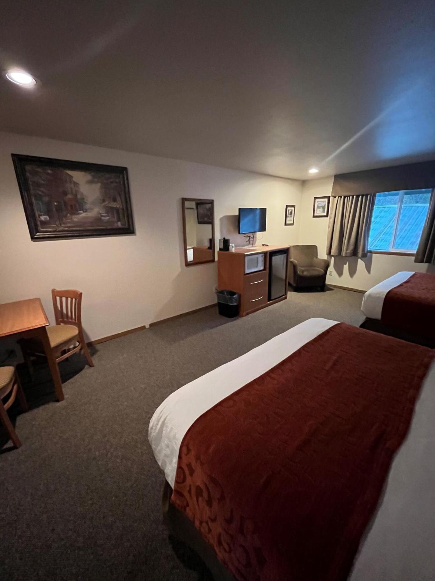 Motel Seasons