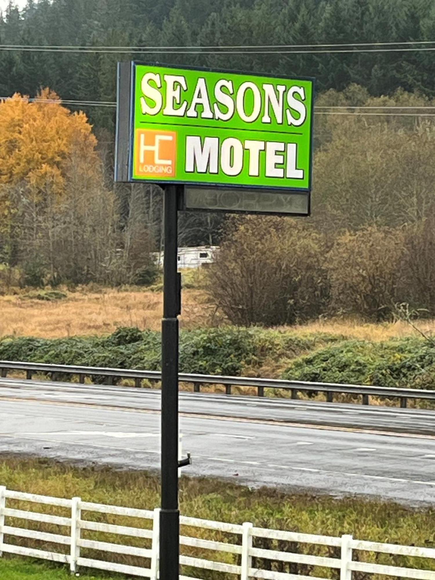 Seasons Motel 3*