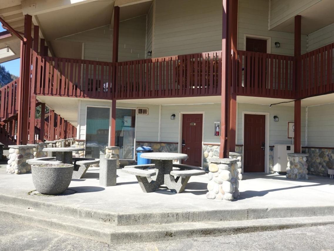 Seasons Motel Morton