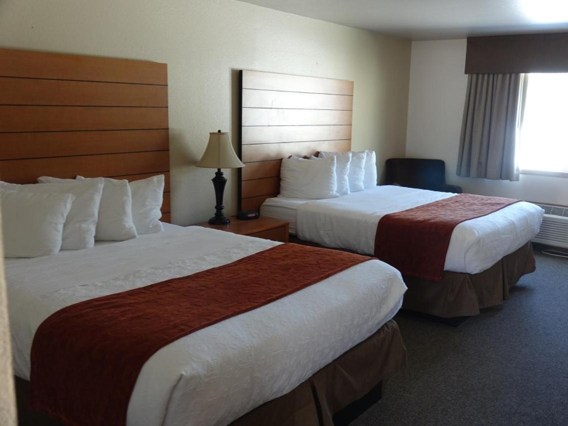 Motel Seasons